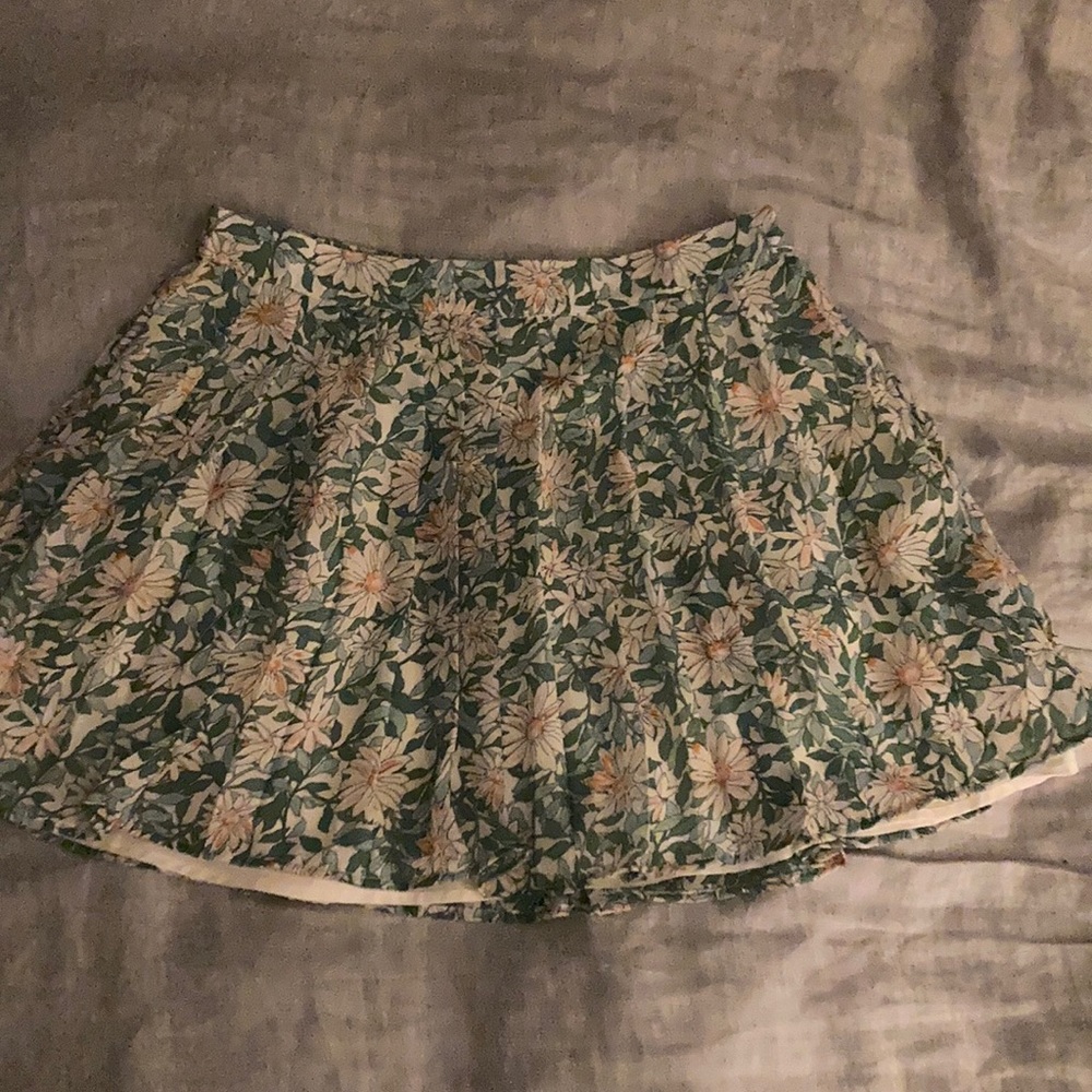 Lulu’s pleated skirt, size large